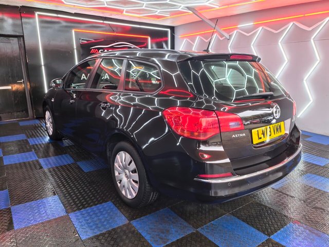 2013 VAUXHALL ASTRA - Photo 12