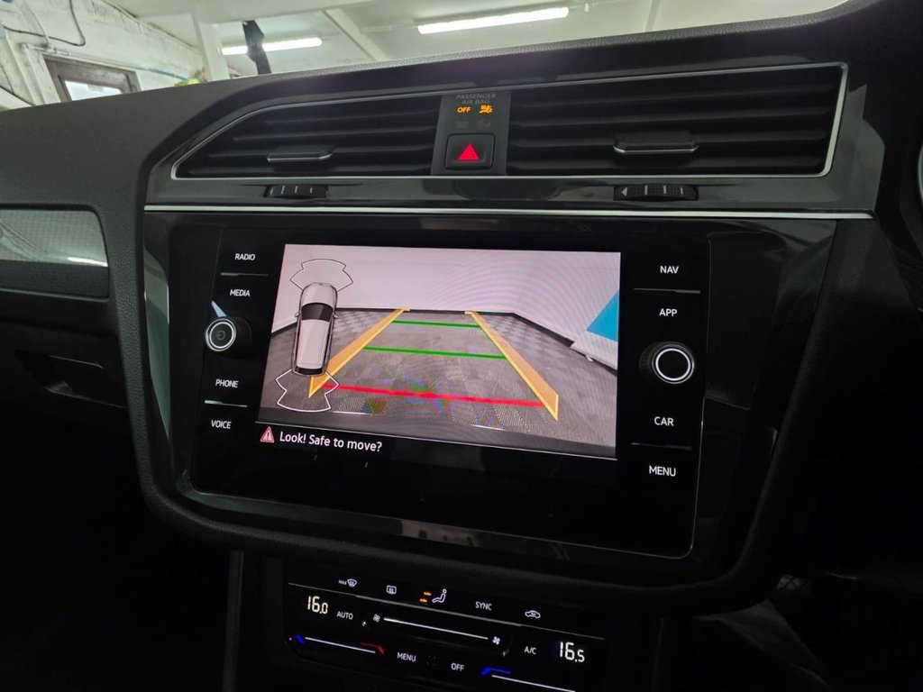 USED 2022 71 VOLKSWAGEN TIGUAN 1.5 TSI Life SUV 5dr Petrol Manual Euro 6 (s/s) (150 ps) 1 Owner - Bluetooth - SatNav!