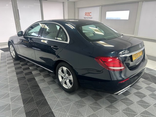 2016 Mercedes-Benz E-CLASS - Photo 8