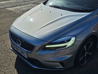 USED 2019 68 VOLVO V40 2.0 D2 R-Design Nav Plus Hatchback 5dr Diesel Manual Euro 6 (s/s) (120 ps) SAT NAV+ HEATED HALF LEATHER + CRUISE CONTROL + DAB + BLUETOOTH + CLIMATE CONTROL