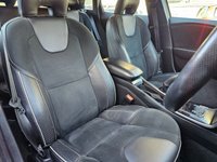 USED 2019 68 VOLVO V40 2.0 D2 R-Design Nav Plus Hatchback 5dr Diesel Manual Euro 6 (s/s) (120 ps) SAT NAV+ HEATED HALF LEATHER + CRUISE CONTROL + DAB + BLUETOOTH + CLIMATE CONTROL