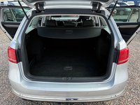 USED 2011 61 VOLKSWAGEN PASSAT 2.0 TDI BlueMotion Tech SE Estate 5dr Diesel DSG Euro 5 (s/s) (140 ps) 