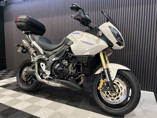 View our TRIUMPH TIGER 1050
