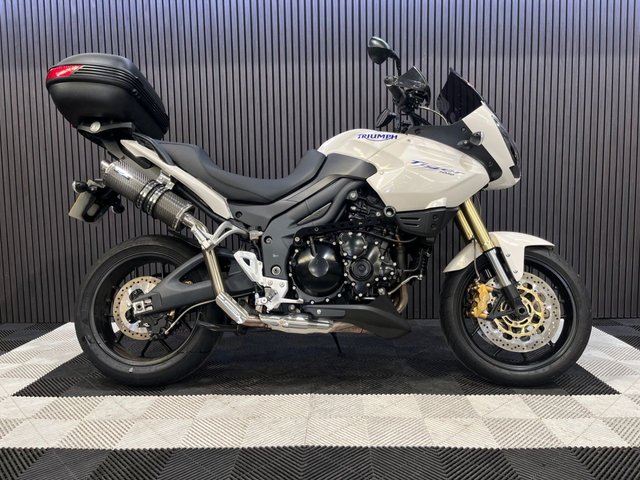 View our TRIUMPH TIGER 1050