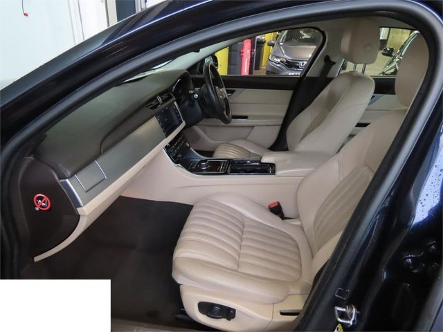 2016 JAGUAR XF - Photo 2