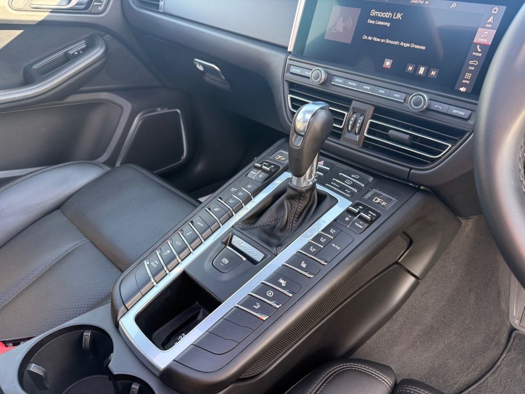 USED 2018 68 PORSCHE MACAN 2.0T SUV 5dr Petrol PDK 4WD Euro 6 (s/s) (245 ps) &pound;19K OF SPEC+FSH+STUNNING CAR