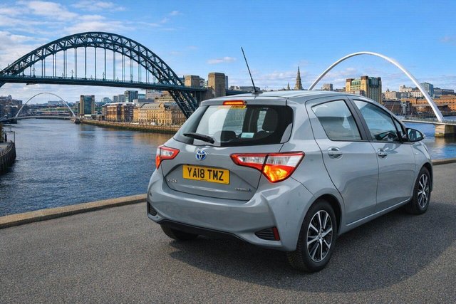 2018 TOYOTA YARIS - Photo 2