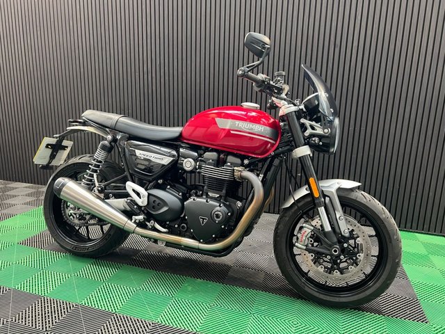 View our TRIUMPH SPEED TWIN 1200