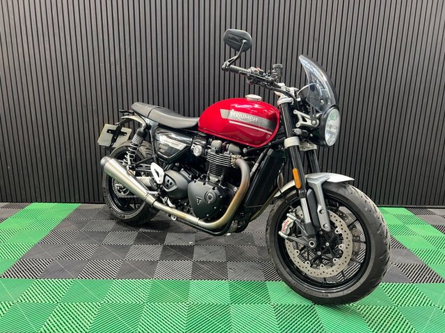 View our TRIUMPH SPEED TWIN 1200