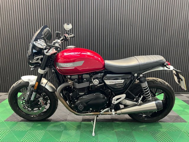 View our TRIUMPH SPEED TWIN 1200