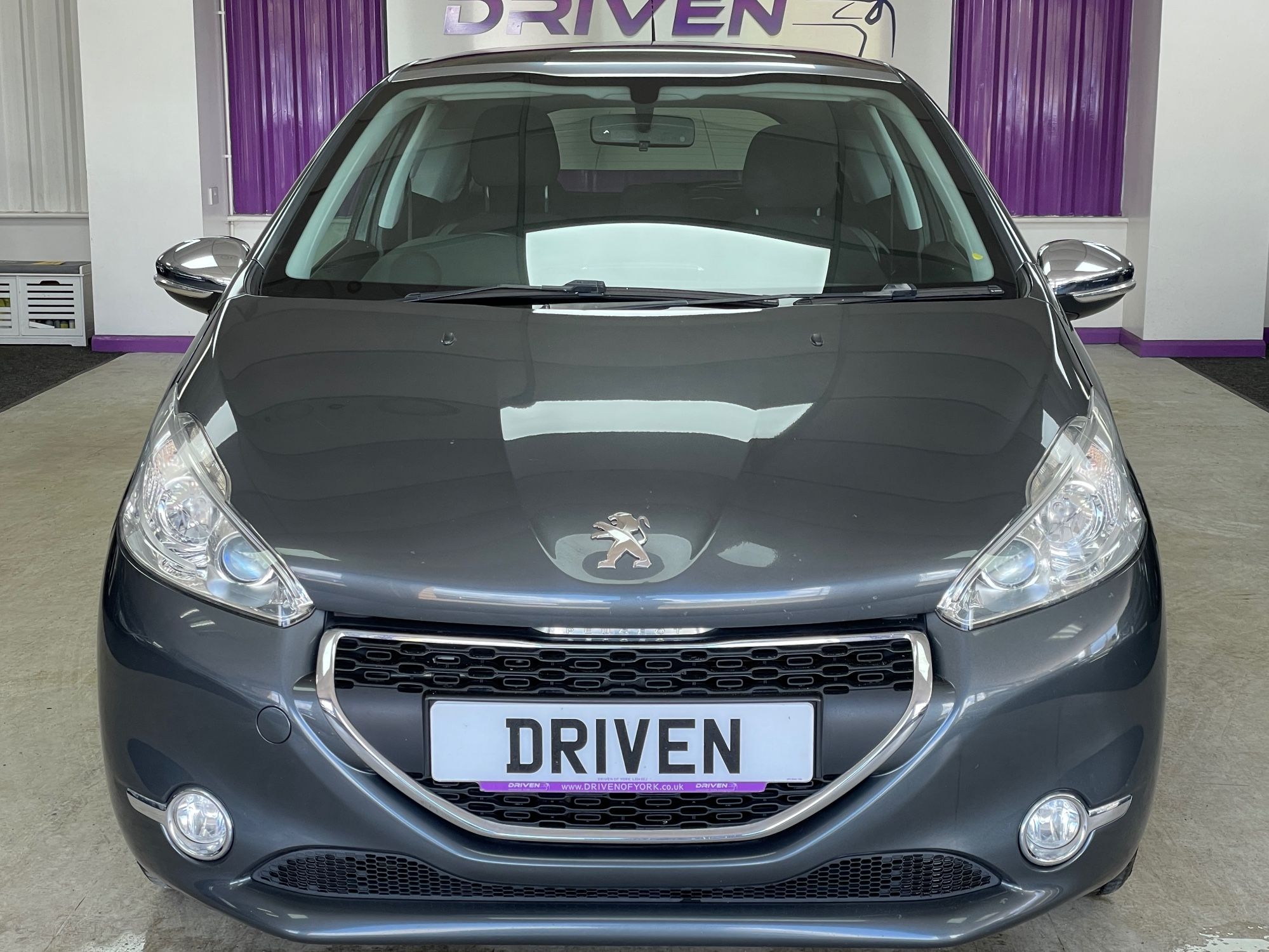 USED 2014 64 PEUGEOT 208 1.2 VTi Style Hatchback 3dr Petrol Manual Euro 5 (82 ps) 