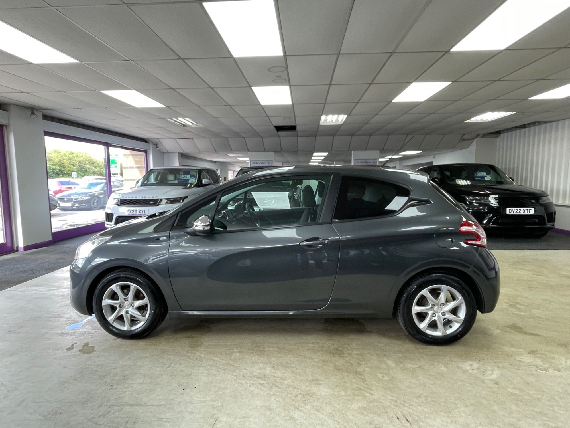 USED 2014 64 PEUGEOT 208 1.2 VTi Style Hatchback 3dr Petrol Manual Euro 5 (82 ps) 