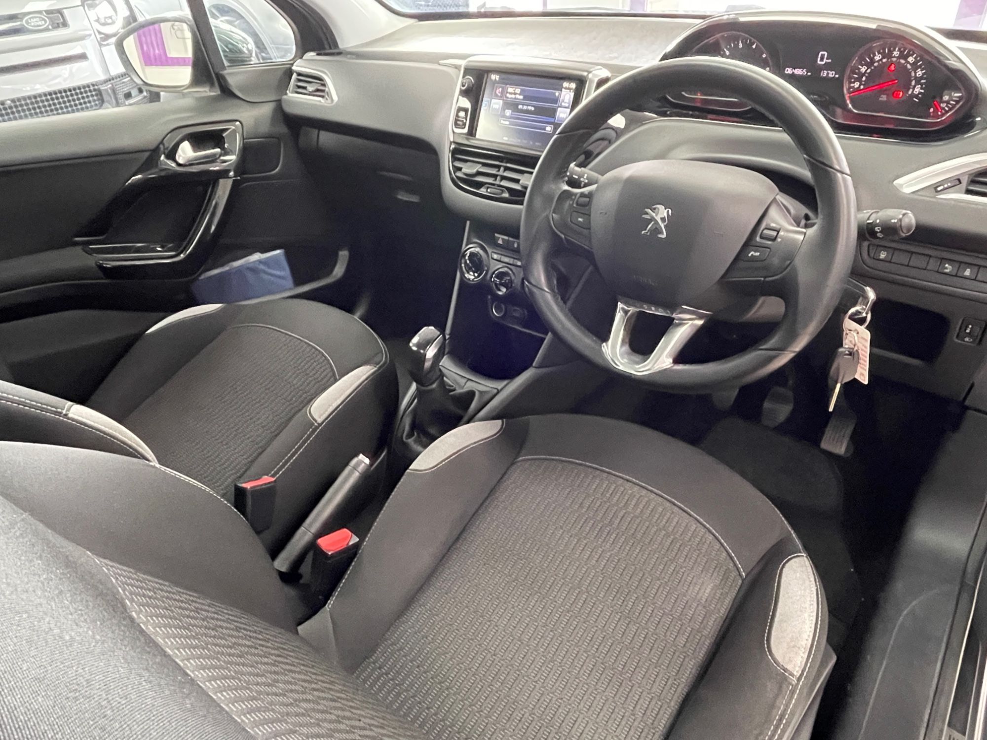 USED 2014 64 PEUGEOT 208 1.2 VTi Style Hatchback 3dr Petrol Manual Euro 5 (82 ps) 