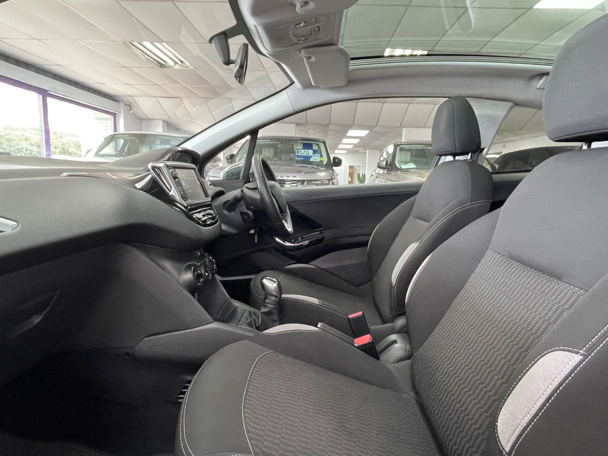 USED 2014 64 PEUGEOT 208 1.2 VTi Style Hatchback 3dr Petrol Manual Euro 5 (82 ps) 