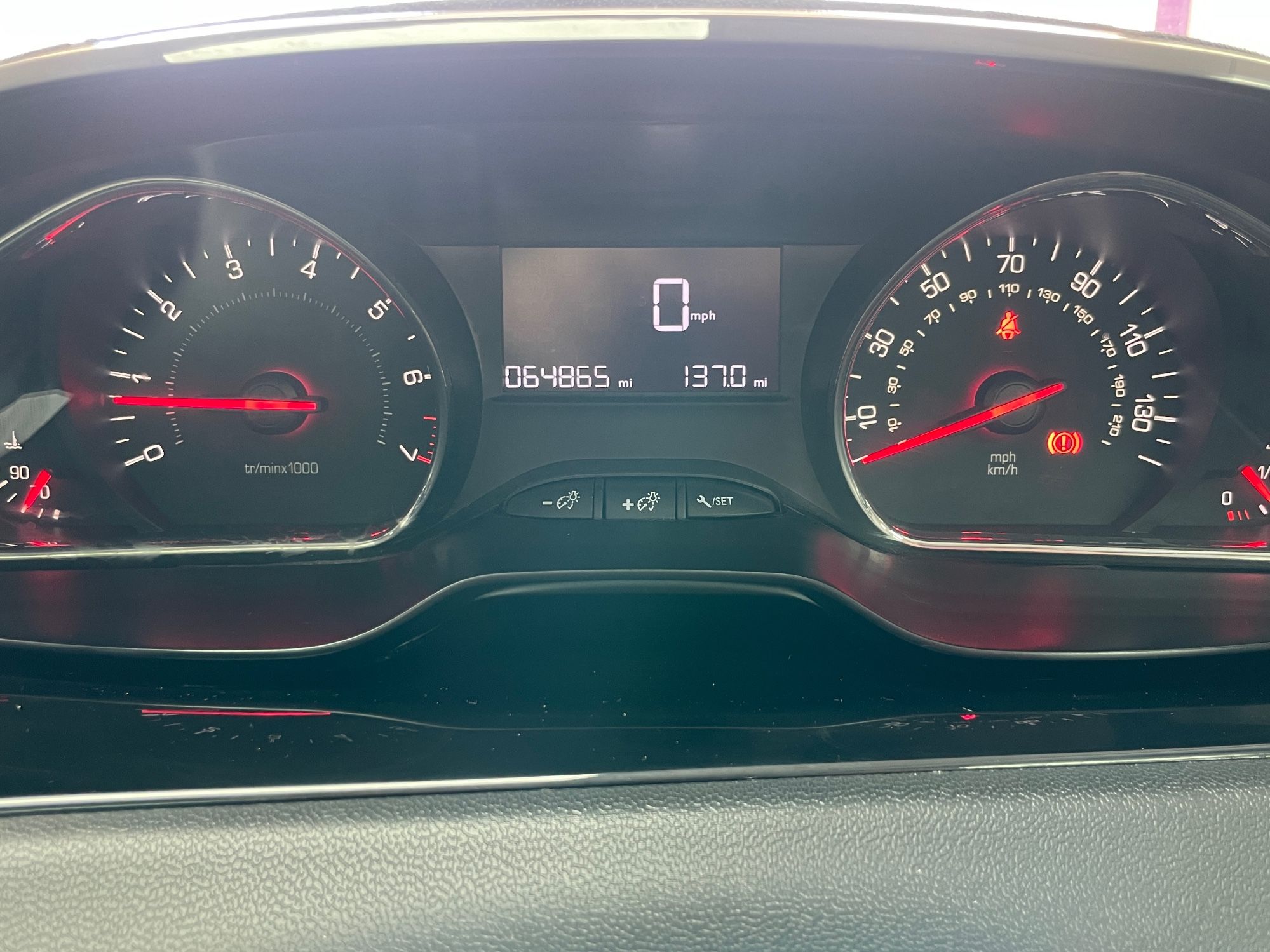 USED 2014 64 PEUGEOT 208 1.2 VTi Style Hatchback 3dr Petrol Manual Euro 5 (82 ps) 