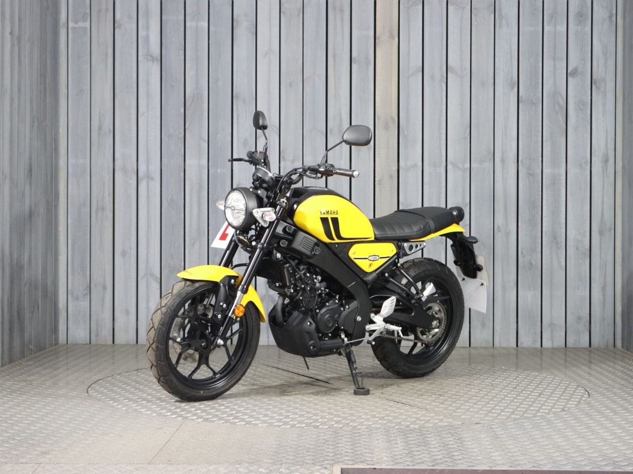 YAMAHA XSR125