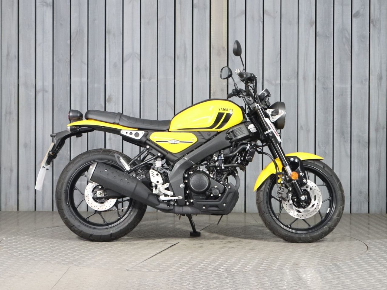 YAMAHA XSR125
