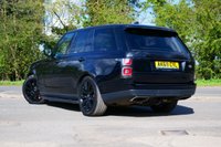 USED 2019 69 LAND ROVER RANGE ROVER 2.0 P400e 12.4kWh GPF Vogue SE SUV 5dr Petrol Plug-in Hybrid Auto 4WD Euro 6 (s/s) (404 ps) NARVIK BLACK METALLIC PAINTWORK + SUNROOF + FRIDGE + OYSTER LEATHER