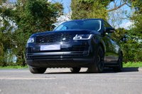 USED 2019 69 LAND ROVER RANGE ROVER 2.0 P400e 12.4kWh GPF Vogue SE SUV 5dr Petrol Plug-in Hybrid Auto 4WD Euro 6 (s/s) (404 ps) NARVIK BLACK METALLIC PAINTWORK + SUNROOF + FRIDGE + OYSTER LEATHER