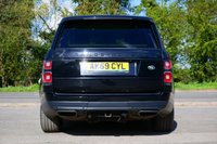 USED 2019 69 LAND ROVER RANGE ROVER 2.0 P400e 12.4kWh GPF Vogue SE SUV 5dr Petrol Plug-in Hybrid Auto 4WD Euro 6 (s/s) (404 ps) NARVIK BLACK METALLIC PAINTWORK + SUNROOF + FRIDGE + OYSTER LEATHER