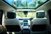 USED 2019 69 LAND ROVER RANGE ROVER 2.0 P400e 12.4kWh GPF Vogue SE SUV 5dr Petrol Plug-in Hybrid Auto 4WD Euro 6 (s/s) (404 ps) NARVIK BLACK METALLIC PAINTWORK + SUNROOF + FRIDGE + OYSTER LEATHER