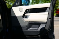 USED 2019 69 LAND ROVER RANGE ROVER 2.0 P400e 12.4kWh GPF Vogue SE SUV 5dr Petrol Plug-in Hybrid Auto 4WD Euro 6 (s/s) (404 ps) NARVIK BLACK METALLIC PAINTWORK + SUNROOF + FRIDGE + OYSTER LEATHER