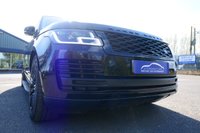 USED 2019 69 LAND ROVER RANGE ROVER 2.0 P400e 12.4kWh GPF Vogue SE SUV 5dr Petrol Plug-in Hybrid Auto 4WD Euro 6 (s/s) (404 ps) NARVIK BLACK METALLIC PAINTWORK + SUNROOF + FRIDGE + OYSTER LEATHER
