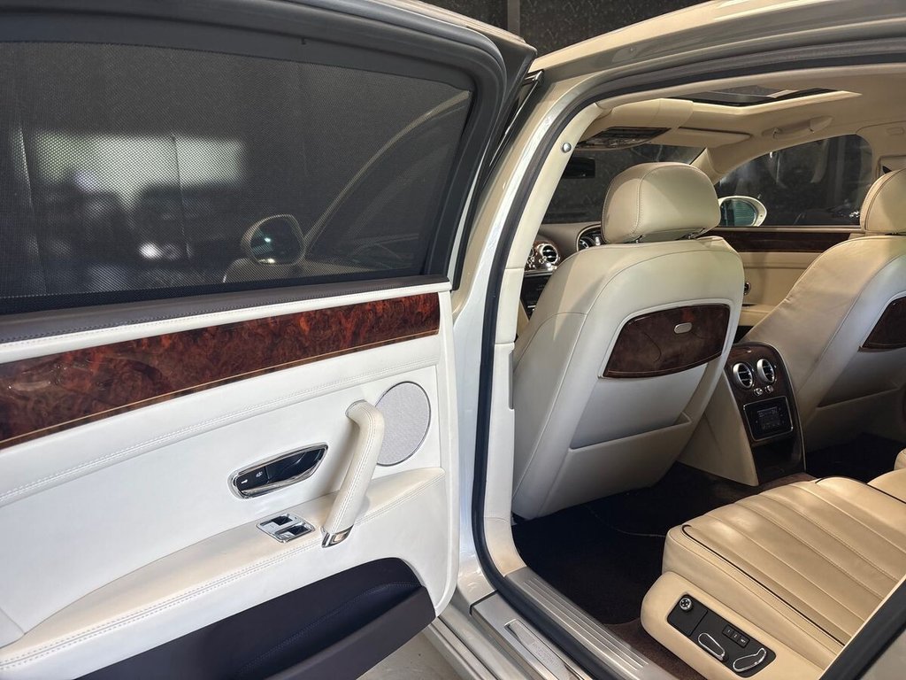 USED 2015 M BENTLEY FLYING SPUR 6.0 W12 Saloon 4dr Petrol Auto 4WD Euro 5 (625 ps) VENEERED REAR TABLES|HOMELINK