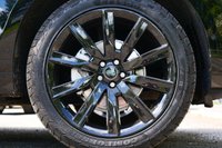USED 2018 68 LAND ROVER RANGE ROVER VELAR 2.0 D180 R-Dynamic HSE SUV 5dr Diesel Auto 4WD Euro 6 (s/s) (180 ps) NARVIK BLACK SOLID PAINTWORK + MASSAGE SEATS + MERIDIAN SURROUND