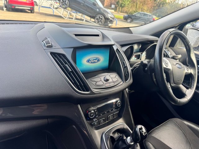2016 FORD KUGA - Photo 2