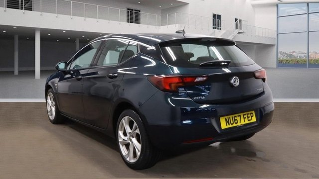 2017 VAUXHALL ASTRA - Photo 4