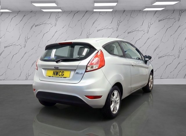 2015 FORD FIESTA - Photo 4