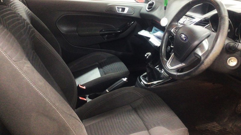 2015 Ford Fiesta in silver — photo 9 of 11