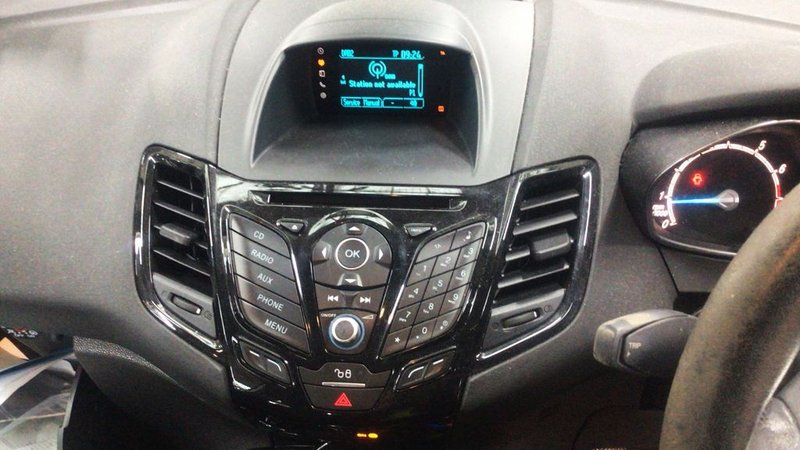 2015 Ford Fiesta in silver — photo 7 of 11
