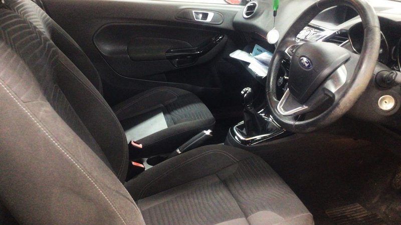 2015 Ford Fiesta in silver — photo 9 of 14