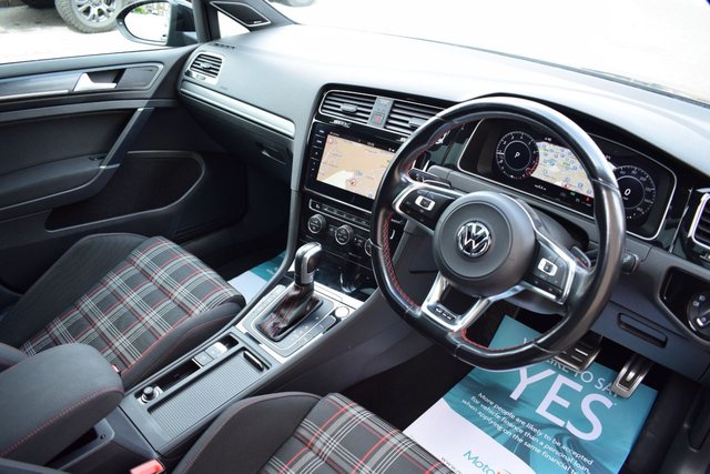 View our VOLKSWAGEN GOLF