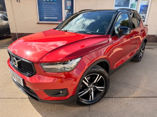 2019 VOLVO XC40