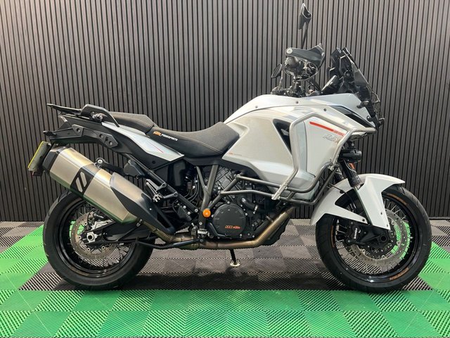 View our KTM 1290 SUPER ADVENTURE S