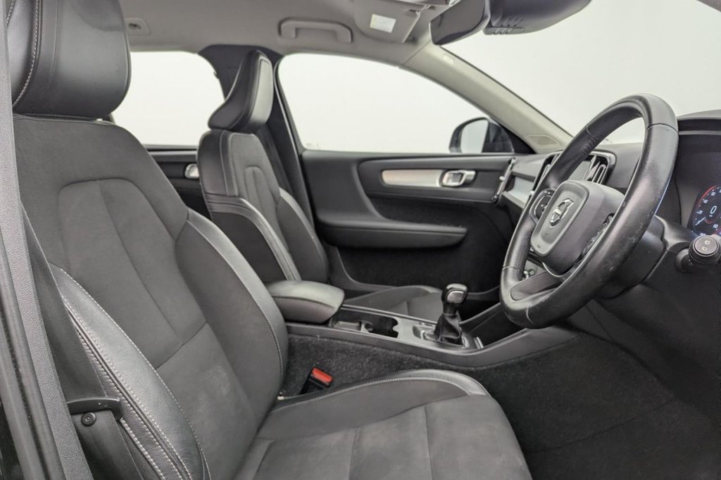 USED 2018 18 VOLVO XC40 1.5 T3 Momentum SUV 5dr Petrol Manual Euro 6 (s/s) (156 ps) Sat Nav, Climate, Sensors
