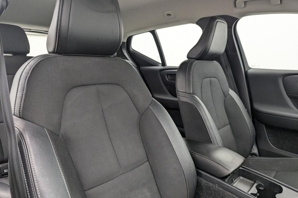 USED 2018 18 VOLVO XC40 1.5 T3 Momentum SUV 5dr Petrol Manual Euro 6 (s/s) (156 ps) Sat Nav, Climate, Sensors