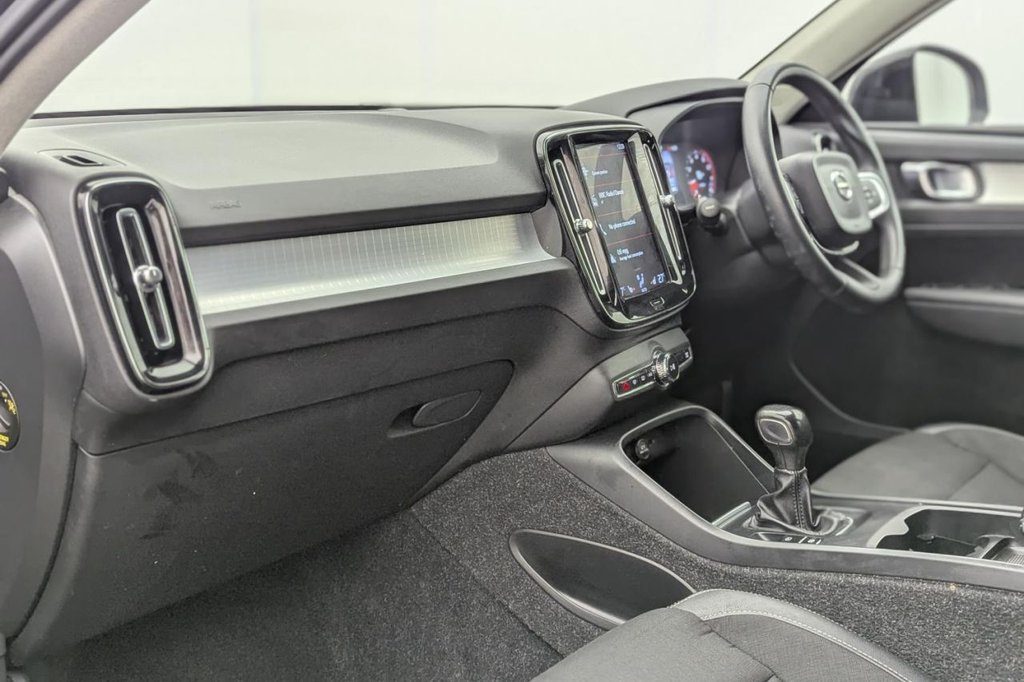 USED 2018 18 VOLVO XC40 1.5 T3 Momentum SUV 5dr Petrol Manual Euro 6 (s/s) (156 ps) Sat Nav, Climate, Sensors