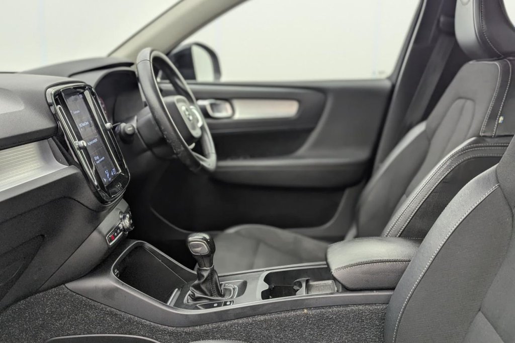 USED 2018 18 VOLVO XC40 1.5 T3 Momentum SUV 5dr Petrol Manual Euro 6 (s/s) (156 ps) Sat Nav, Climate, Sensors
