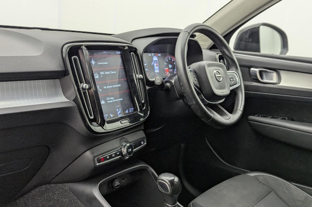 USED 2018 18 VOLVO XC40 1.5 T3 Momentum SUV 5dr Petrol Manual Euro 6 (s/s) (156 ps) Sat Nav, Climate, Sensors