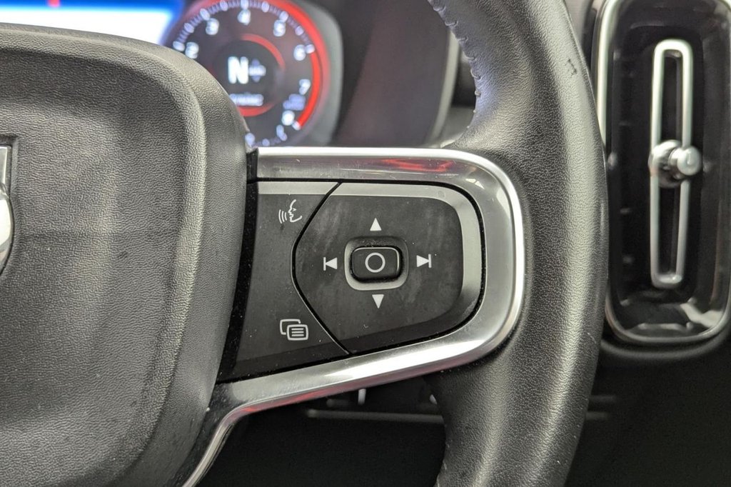 USED 2018 18 VOLVO XC40 1.5 T3 Momentum SUV 5dr Petrol Manual Euro 6 (s/s) (156 ps) Sat Nav, Climate, Sensors