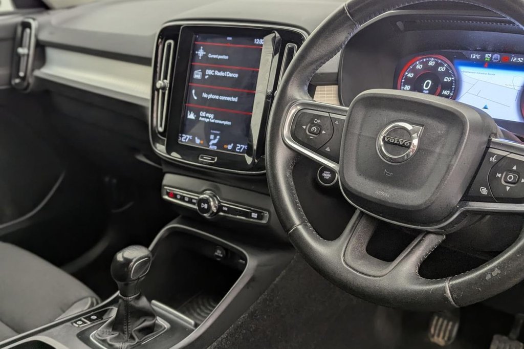 USED 2018 18 VOLVO XC40 1.5 T3 Momentum SUV 5dr Petrol Manual Euro 6 (s/s) (156 ps) Sat Nav, Climate, Sensors