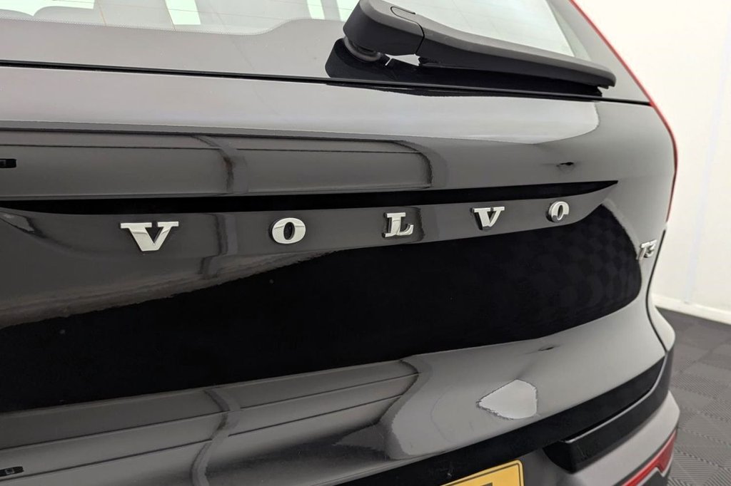 USED 2018 18 VOLVO XC40 1.5 T3 Momentum SUV 5dr Petrol Manual Euro 6 (s/s) (156 ps) Sat Nav, Climate, Sensors
