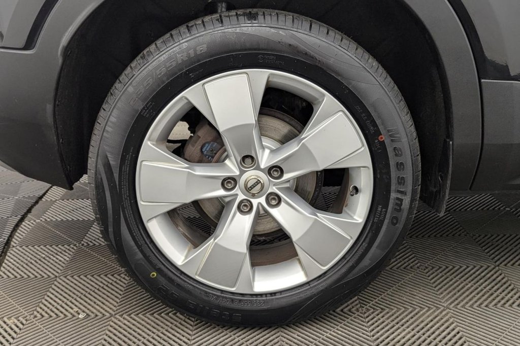 USED 2018 18 VOLVO XC40 1.5 T3 Momentum SUV 5dr Petrol Manual Euro 6 (s/s) (156 ps) Sat Nav, Climate, Sensors