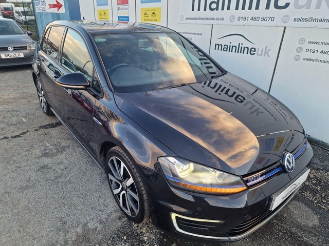 View our VOLKSWAGEN GOLF