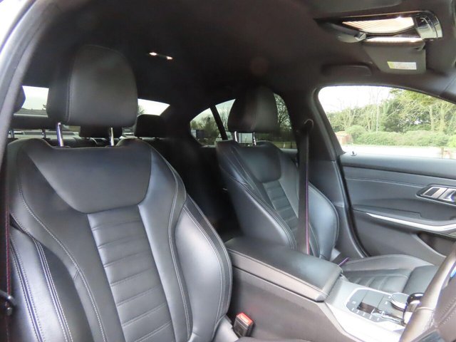 2020 BMW 3 SERIES - Photo 9