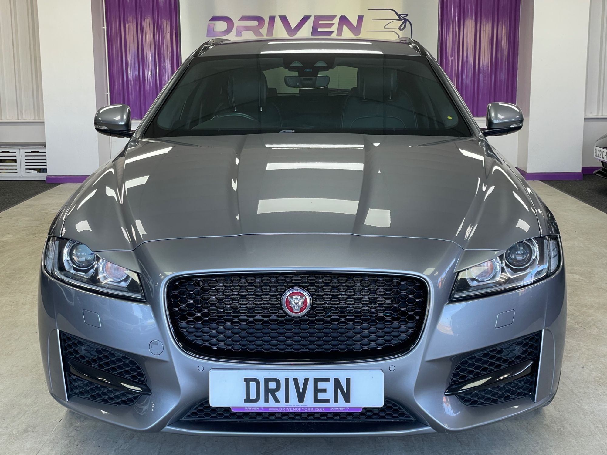 USED 2020 70 JAGUAR XF 2.0d R-Sport Sportbrake 5dr Diesel Auto Euro 6 (s/s) (180 ps) 